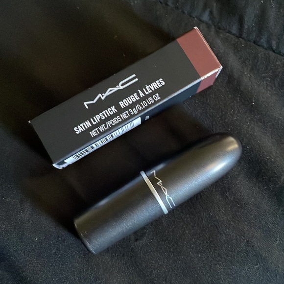 Satin lipstick - film noir - Picture 3 of 8